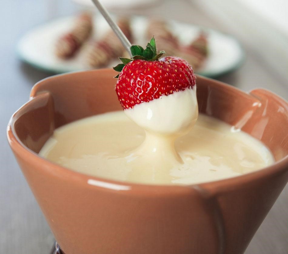 FONDUE DE CHOCOLATE BRANCO COM NINHO