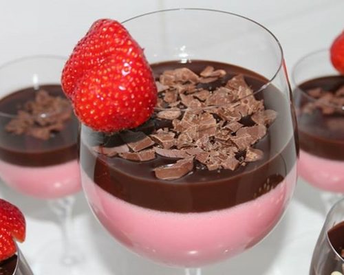 Mousse de morango e chocolate