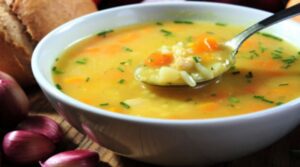 Sopa detox de legumes