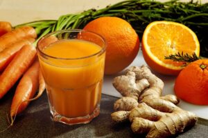 SUCO DE LARANJA COM CENOURA E GENGIBRE