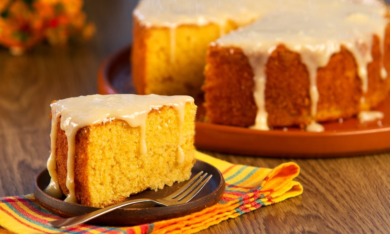 Bolo de fubá com coco