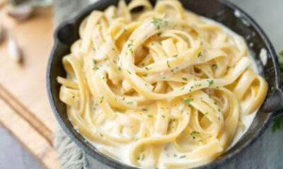 Macarrão ao alho e óleo com creme de leite