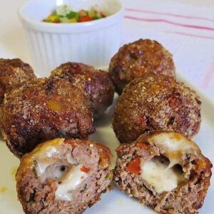 bolinho de carne com queijo