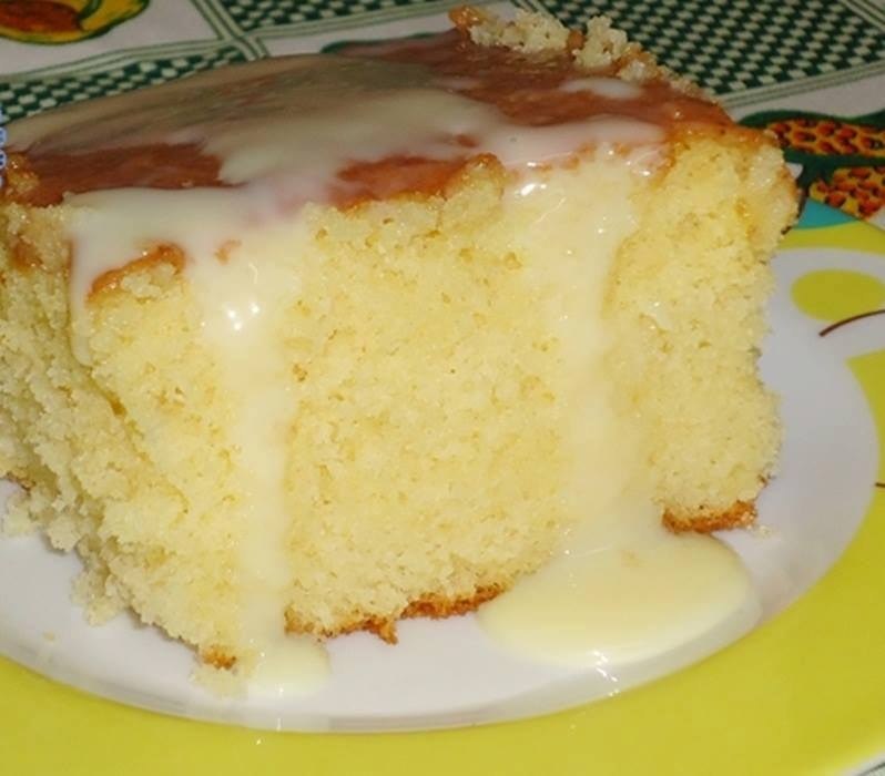 Bolo de leite de coco, fofinho e saboroso