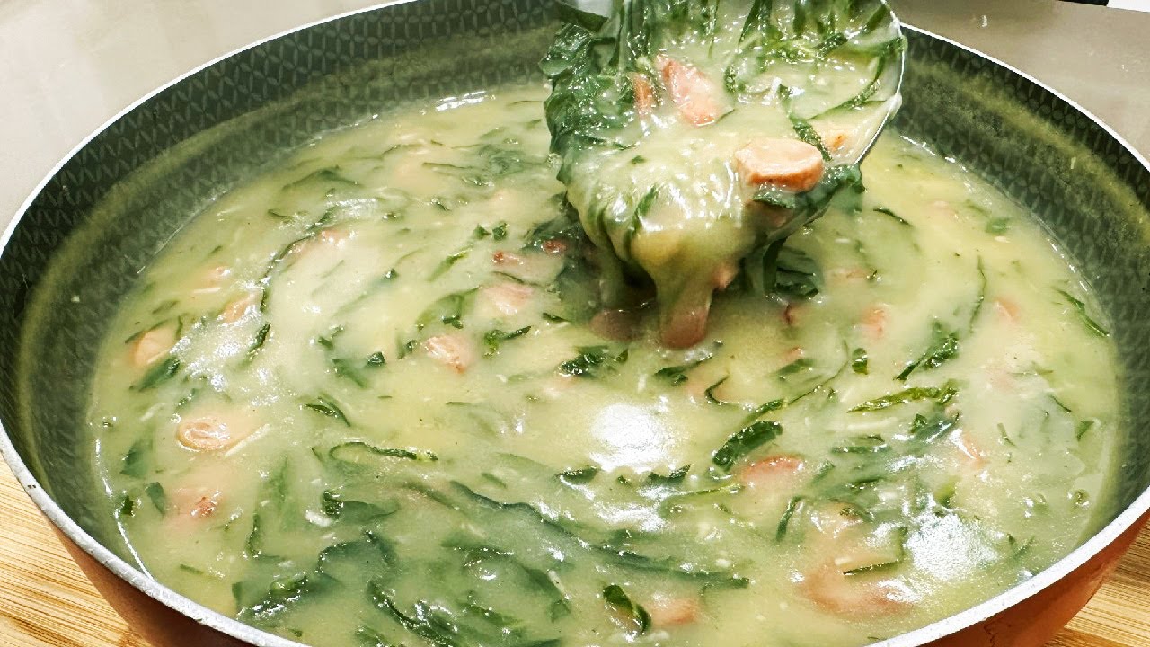 Descubra o segredo do Caldo Verde mais incrível que você já provou. Uma combinação perfeita de batatas, linguiça calabresa e couve que vai surpreender seu paladar.