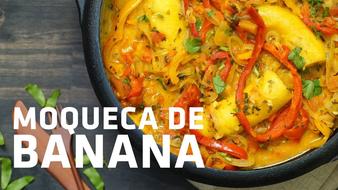 Moqueca de banana da terra suculenta e saborosa