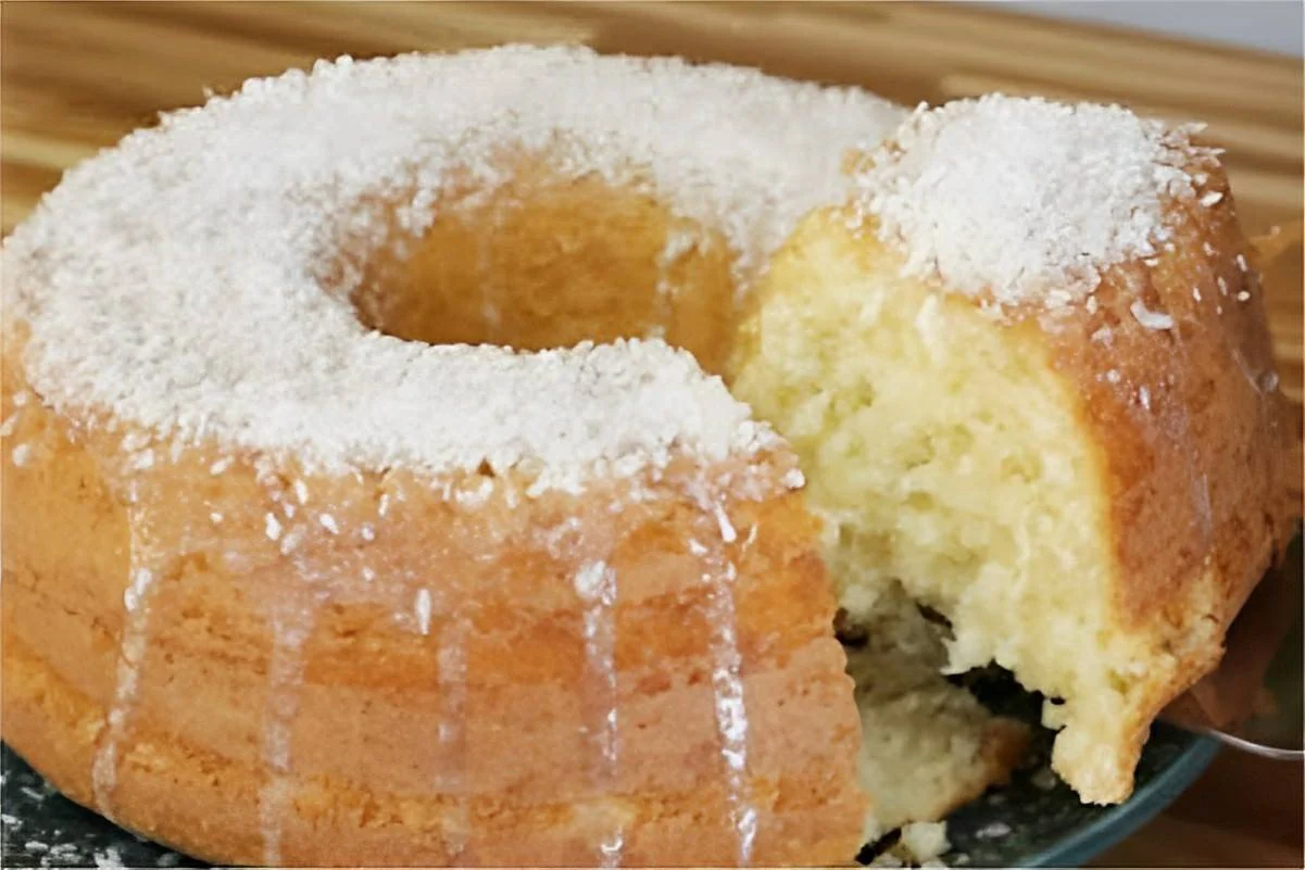 Bolo de Coco, Simples e Saboroso